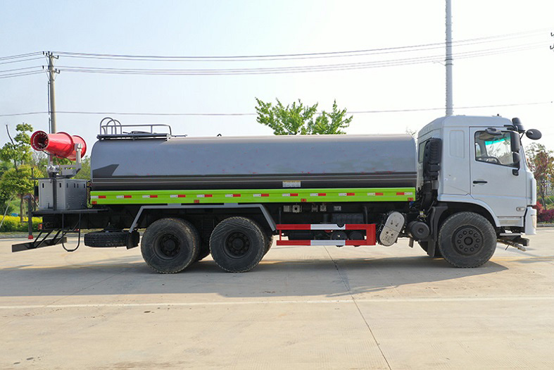 東風(fēng)D3L后八輪20噸噴霧車(chē)